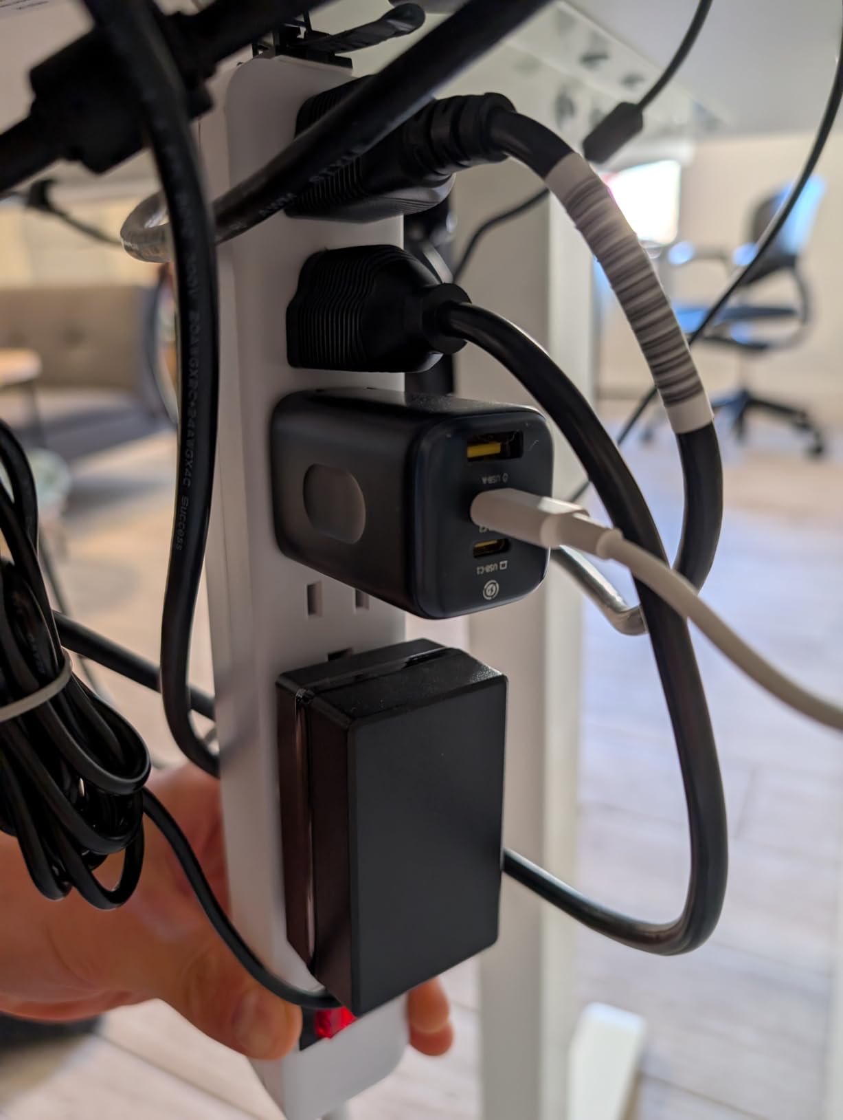 Good but not truly 67W on all ports