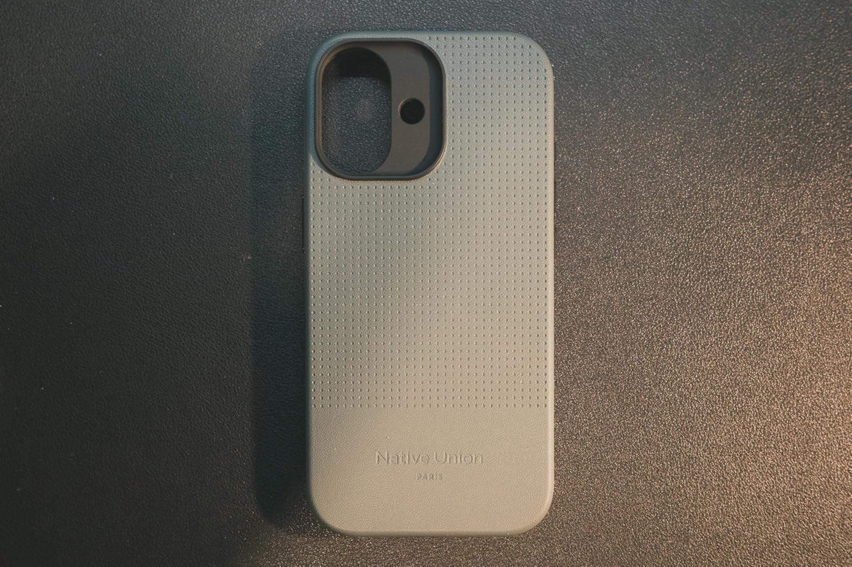 Solid everyday case