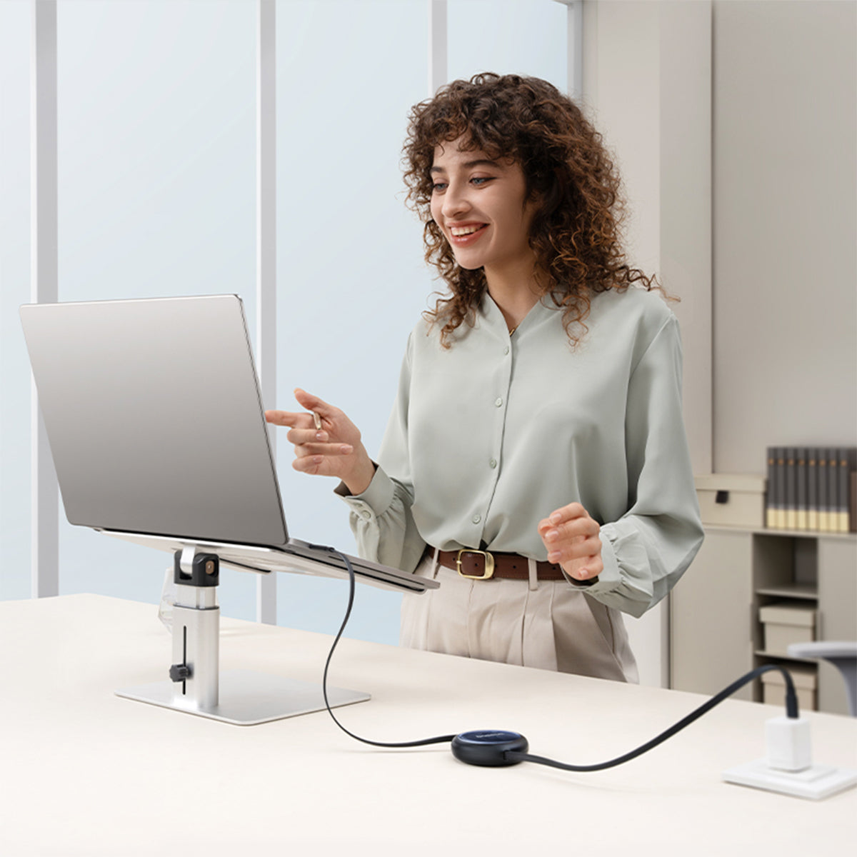 baseus-nomos-retractable-usb-c-cable-100w-4-9ft-fast-charging-and-data-transfer- image 6