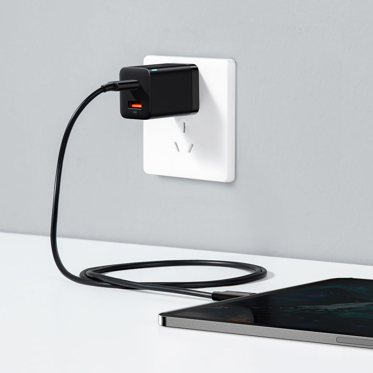 baseus-super-si-pro-dual-port-fast-charger-30w-usb-c-usb-a-wall-charger-with-dyn image 8